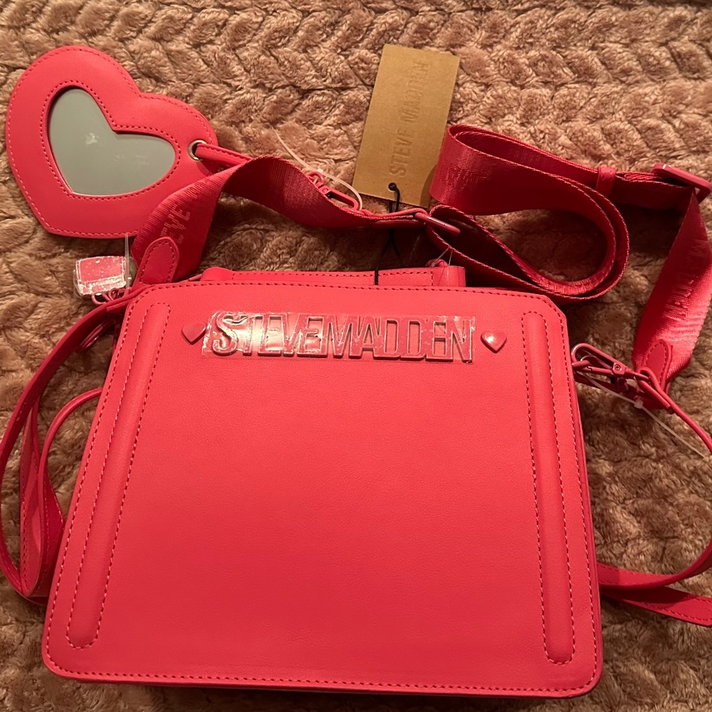 NEW - Steve Madden Pink Valentine's Hearts Bevelyn Satchel